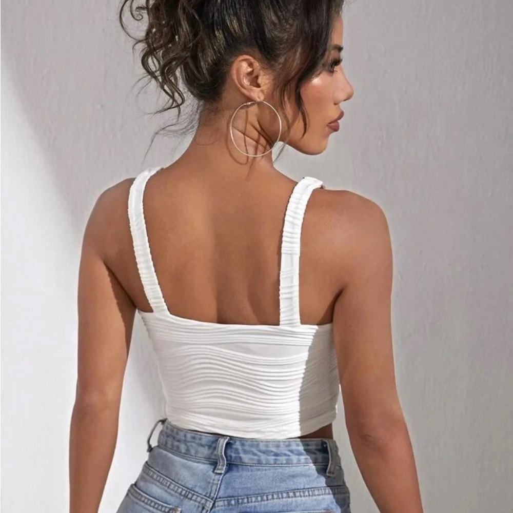 NEW W/ TAGS White Chain Strap Textured Crop Top - Picture 3 of 7